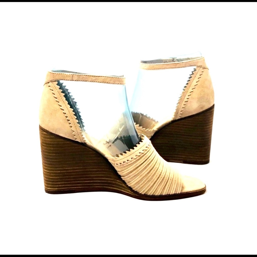 Vince Camuto Dovina Sandals - Picture 3 of 4